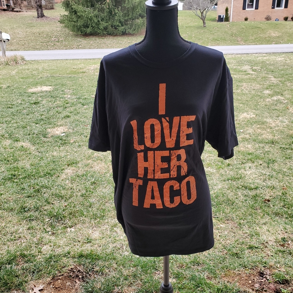NWT Men's I Love Her Taco t-shirt